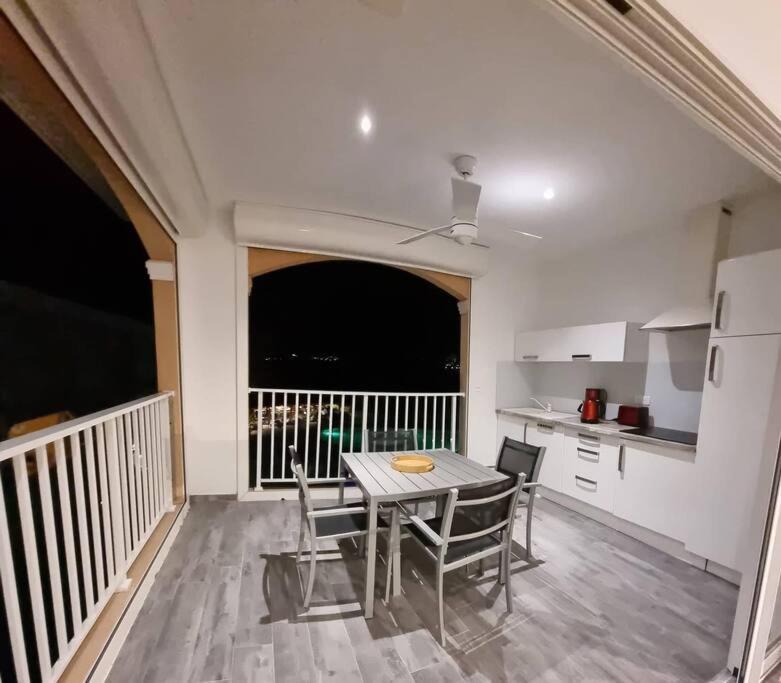 Superbe Studio Lumineux, Vue Sur Piscine Et Mer Baie Nettle Exteriör bild